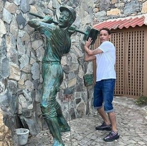 Meet your Posher, Aristides